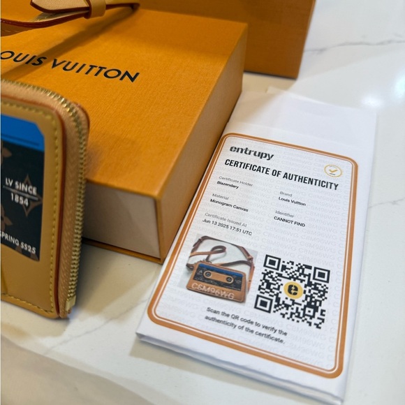 Louis Vuitton Card Holder Monogram LV Tape M14066 140947838 - Picture 3 of 8